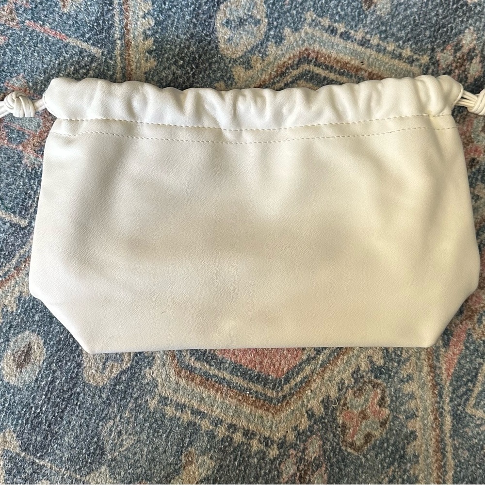 Universal Thread Drawstring Purse - Picture 6 of 7
